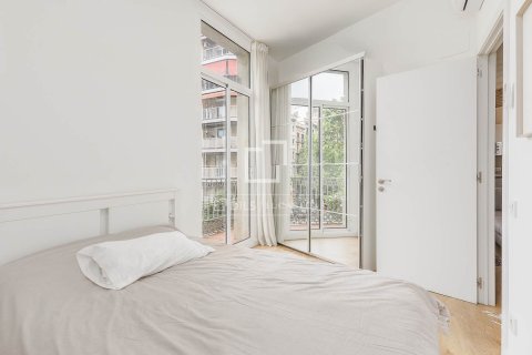 Apartment for sale in Barcelona, Spain 3 bedrooms, 95 sq.m. No. 167971 - photo 10