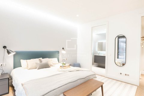 Apartment for sale in Barcelona, Spain 3 bedrooms, 148 sq.m. No. 167972 - photo 19
