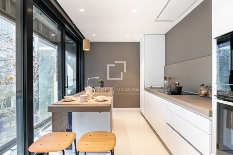Apartment for sale in Barcelona, Spain 3 bedrooms, 148 sq.m. No. 167972 - photo 10