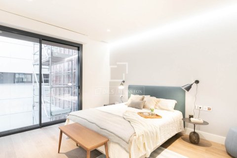 Apartment for sale in Barcelona, Spain 3 bedrooms, 148 sq.m. No. 167972 - photo 18