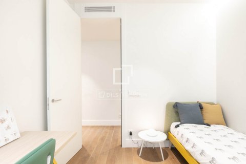 Apartment for sale in Barcelona, Spain 3 bedrooms, 148 sq.m. No. 167972 - photo 28