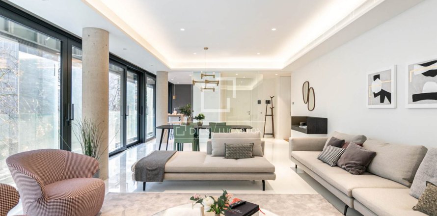 Apartment in Barcelona, Spain 3 bedrooms, 148 sq.m. No. 167972