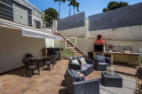 Villa à vendre à Castelldefels, Barcelona, Espagne, 5 chambres, 260 m2 No. 167970 - photo 4