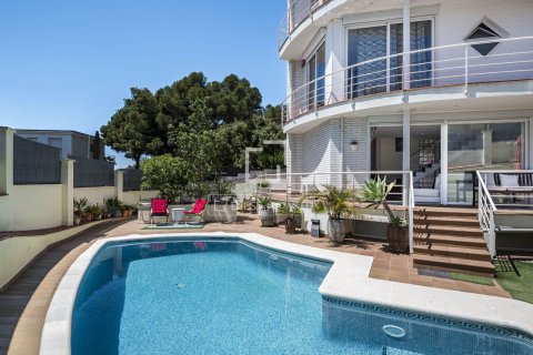 Villa à Castelldefels, Barcelona, Espagne 5 chambres, 260 m2 No. 167970