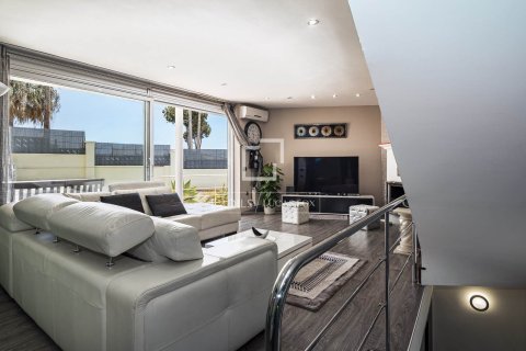 Villa à vendre à Castelldefels, Barcelona, Espagne, 5 chambres, 260 m2 No. 167970 - photo 10