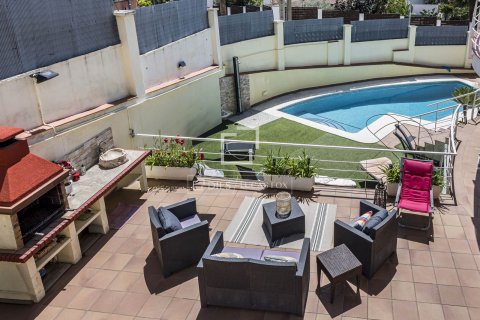 Villa à vendre à Castelldefels, Barcelona, Espagne, 5 chambres, 260 m2 No. 167970 - photo 3