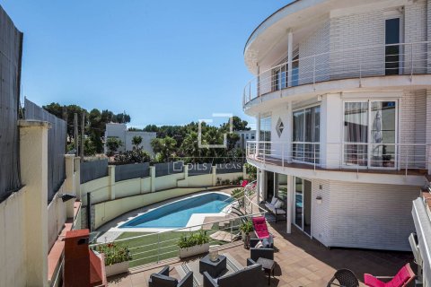 Villa à vendre à Castelldefels, Barcelona, Espagne, 5 chambres, 260 m2 No. 167970 - photo 2