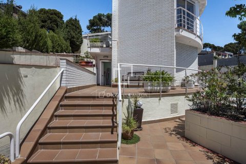 Villa à vendre à Castelldefels, Barcelona, Espagne, 5 chambres, 260 m2 No. 167970 - photo 8