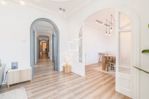 Huoneisto vuokrattavana Barcelona, Espanja, 4 makuuhuonetta, 137 m2 No. 167966 - kuva 21