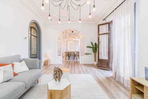 Huoneisto vuokrattavana Barcelona, Espanja, 4 makuuhuonetta, 137 m2 No. 167966 - kuva 23