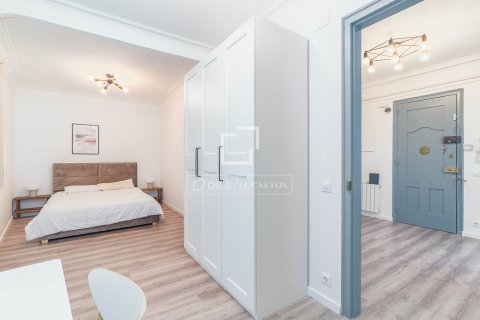 Huoneisto vuokrattavana Barcelona, Espanja, 4 makuuhuonetta, 137 m2 No. 167966 - kuva 14