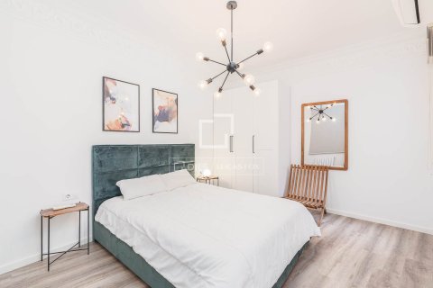 Huoneisto vuokrattavana Barcelona, Espanja, 4 makuuhuonetta, 137 m2 No. 167966 - kuva 15