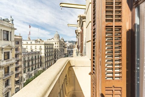 Huoneisto vuokrattavana Barcelona, Espanja, 4 makuuhuonetta, 137 m2 No. 167966 - kuva 3