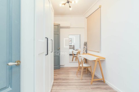 Huoneisto vuokrattavana Barcelona, Espanja, 4 makuuhuonetta, 137 m2 No. 167966 - kuva 11
