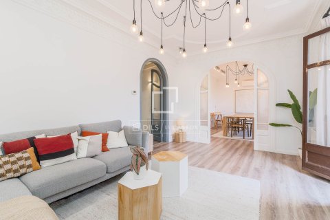 Huoneisto vuokrattavana Barcelona, Espanja, 4 makuuhuonetta, 137 m2 No. 167966 - kuva 24