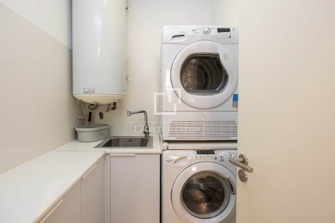 Apartment for sale in Barcelona, Spain 3 bedrooms, 138 sq.m. No. 167968 - photo 24