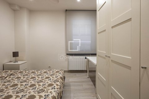 Apartment for sale in Barcelona, Spain 3 bedrooms, 138 sq.m. No. 167968 - photo 19