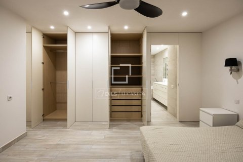 Apartment for sale in Barcelona, Spain 3 bedrooms, 138 sq.m. No. 167968 - photo 11