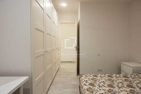 Apartment for sale in Barcelona, Spain 3 bedrooms, 138 sq.m. No. 167968 - photo 21