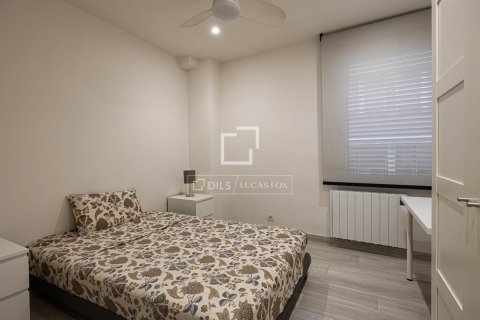 Apartment for sale in Barcelona, Spain 3 bedrooms, 138 sq.m. No. 167968 - photo 20
