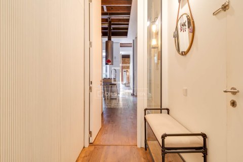 Apartment for sale in Barcelona, Spain 4 bedrooms, 226 sq.m. No. 167969 - photo 15
