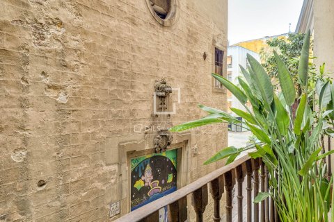 Apartment for sale in Barcelona, Spain 4 bedrooms, 226 sq.m. No. 167969 - photo 9