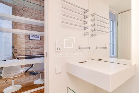 Apartment for sale in Barcelona, Spain 4 bedrooms, 226 sq.m. No. 167969 - photo 28