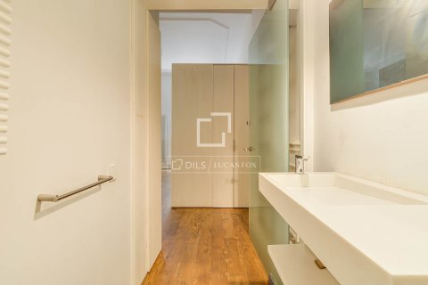Apartment for sale in Barcelona, Spain 4 bedrooms, 226 sq.m. No. 167969 - photo 14