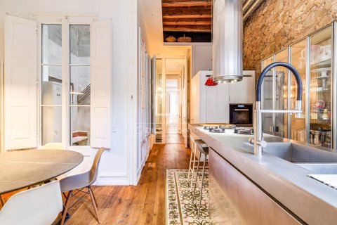 Apartment for sale in Barcelona, Spain 4 bedrooms, 226 sq.m. No. 167969 - photo 22
