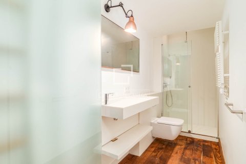 Apartment for sale in Barcelona, Spain 4 bedrooms, 226 sq.m. No. 167969 - photo 12