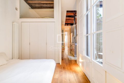 Apartment for sale in Barcelona, Spain 4 bedrooms, 226 sq.m. No. 167969 - photo 25