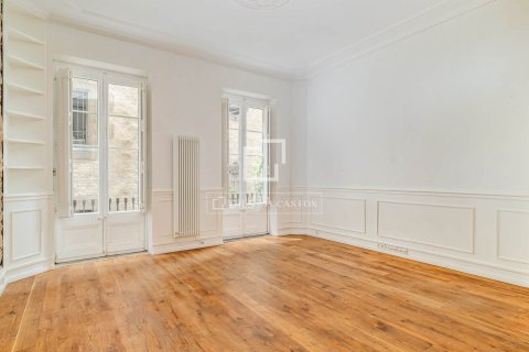 Apartment for sale in Barcelona, Spain 4 bedrooms, 226 sq.m. No. 167969 - photo 8
