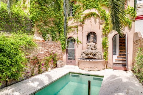 Apartment for sale in Barcelona, Spain 4 bedrooms, 226 sq.m. No. 167969 - photo 2