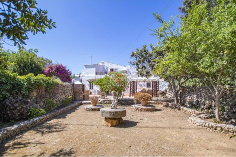 House for sale in Es Castell, Menorca, Spain 5 bedrooms, 340 sq.m. No. 154969 - photo 13