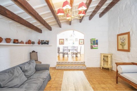 House for sale in Es Castell, Menorca, Spain 5 bedrooms, 340 sq.m. No. 154969 - photo 3