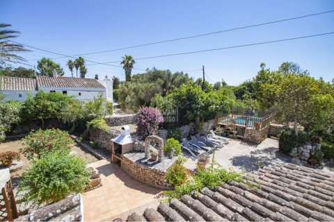 House for sale in Es Castell, Menorca, Spain 5 bedrooms, 340 sq.m. No. 154969 - photo 2