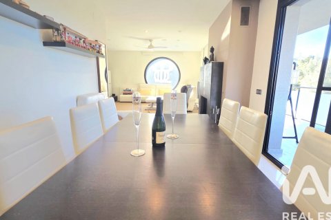 Apartament w Calafell, Tarragona, Hiszpania 4 sypialnie, 255 mkw. nr 172610 – zdjęcie 7