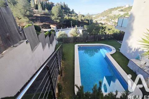 Apartament w Calafell, Tarragona, Hiszpania 4 sypialnie, 255 mkw. nr 172610 – zdjęcie 3