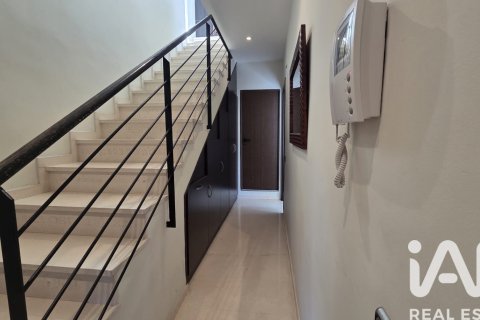 Apartament w Calafell, Tarragona, Hiszpania 4 sypialnie, 255 mkw. nr 172610 – zdjęcie 12