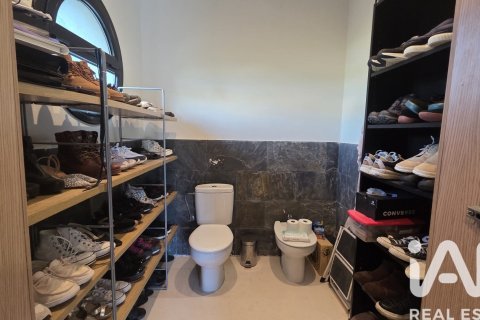 Apartament w Calafell, Tarragona, Hiszpania 4 sypialnie, 255 mkw. nr 172610 – zdjęcie 21
