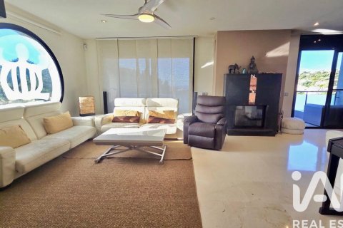 Apartament w Calafell, Tarragona, Hiszpania 4 sypialnie, 255 mkw. nr 172610 – zdjęcie 6
