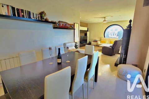 Apartament w Calafell, Tarragona, Hiszpania 4 sypialnie, 255 mkw. nr 172610 – zdjęcie 8