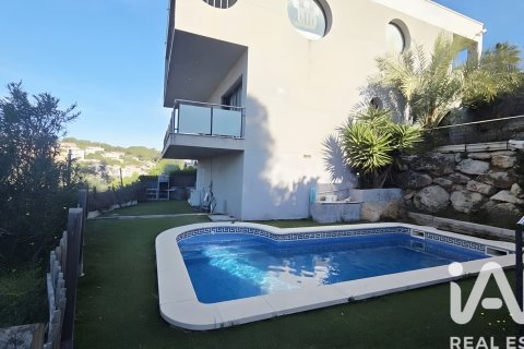 Apartament w Calafell, Tarragona, Hiszpania 4 sypialnie, 255 mkw. nr 172610 – zdjęcie 1