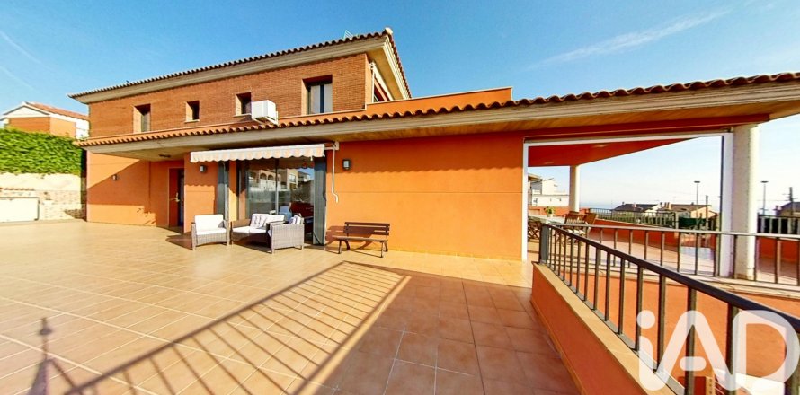 Casa a El Vendrell, Tarragona, Spagna 5 camere da letto, 315 mq. N° 172700