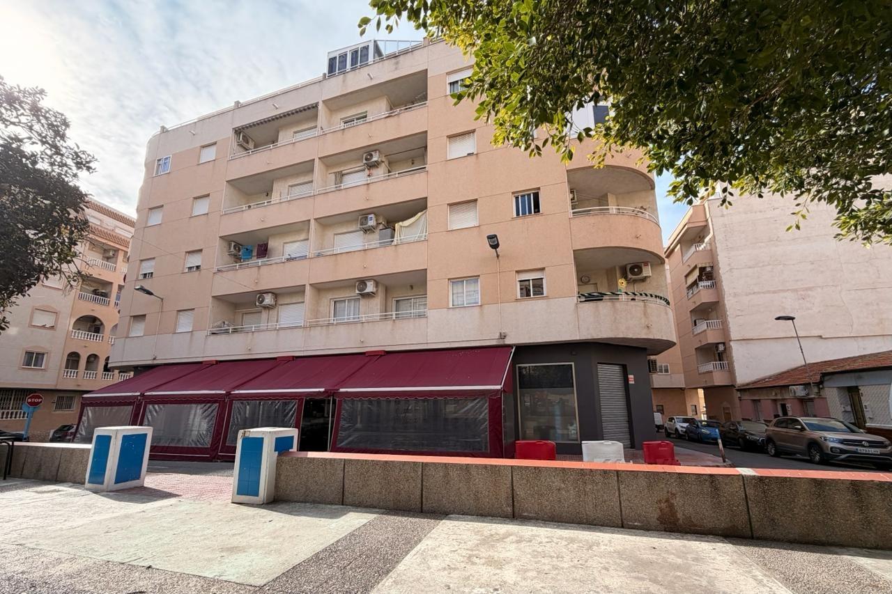 Apartamento en Torrevieja, Alicante, España 3 dormitorios, 100 m2 No. 182987