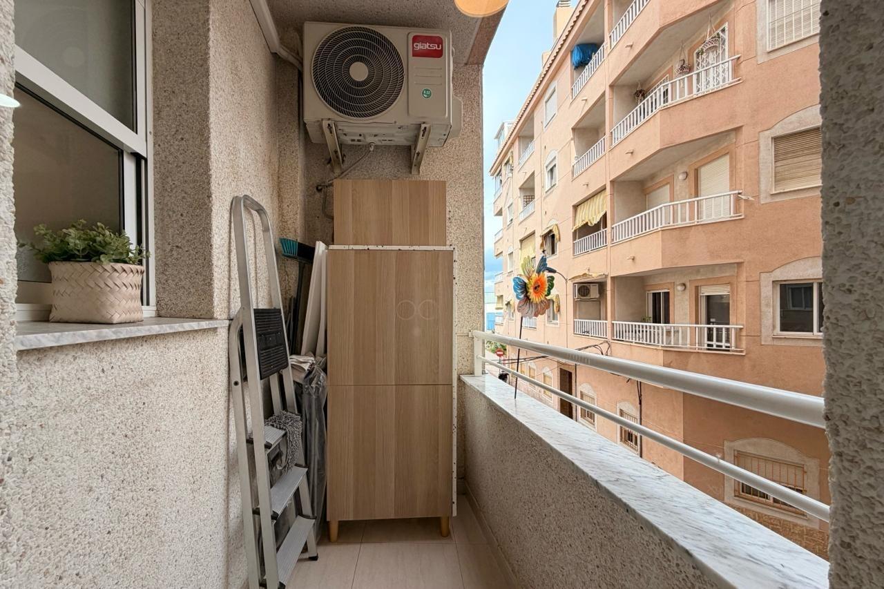 Apartamento en Torrevieja, Alicante, España 3 dormitorios, 100 m2 No. 182987