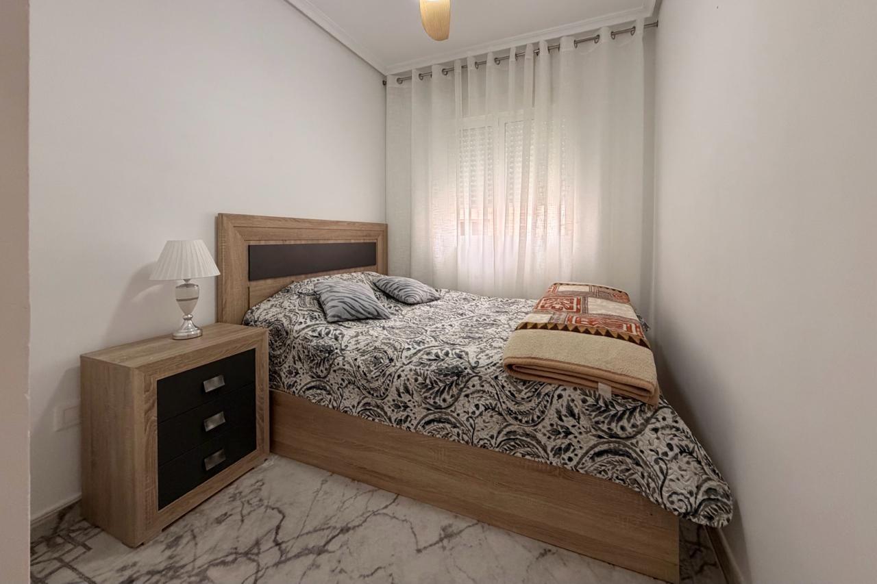 Apartamento en Torrevieja, Alicante, España 3 dormitorios, 100 m2 No. 182987