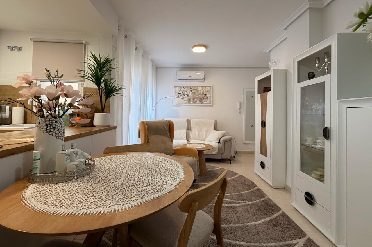 Apartamento en Torrevieja, Alicante, España 3 dormitorios, 100 m2 No. 182987