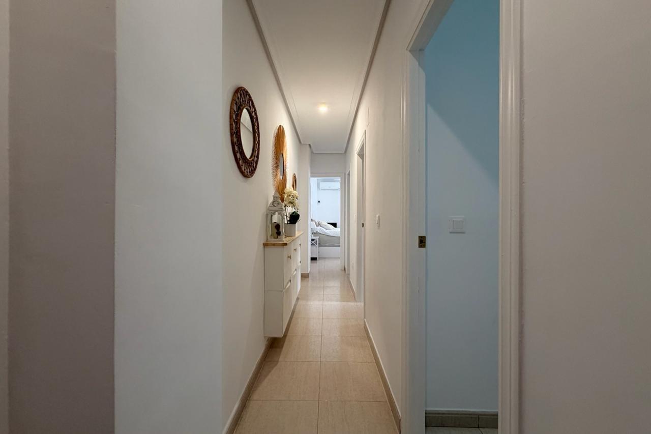 Apartamento en Torrevieja, Alicante, España 3 dormitorios, 100 m2 No. 182987