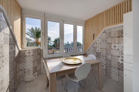 Apartamento en venta en Torrevieja, Alicante, España 1 dormitorio, 52 m2 No. 182982 - foto 4
